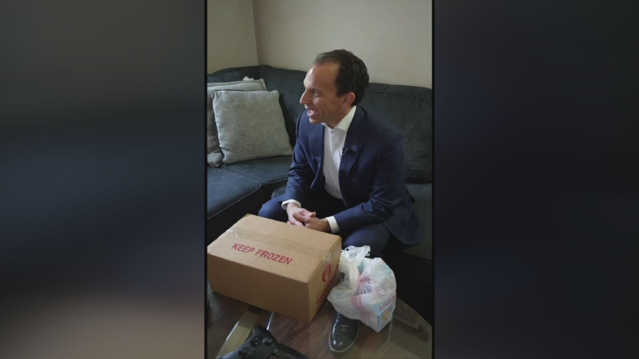 Greenberg delivers Meals on Wheels 10-6-25